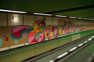 Elliot Tupac signe la station de la Part Dieu (Lyon 3e) en résonance avec l'exposition "Wall Drawings, Icônes Urbaines" du Musée d'art contemporain de Lyon