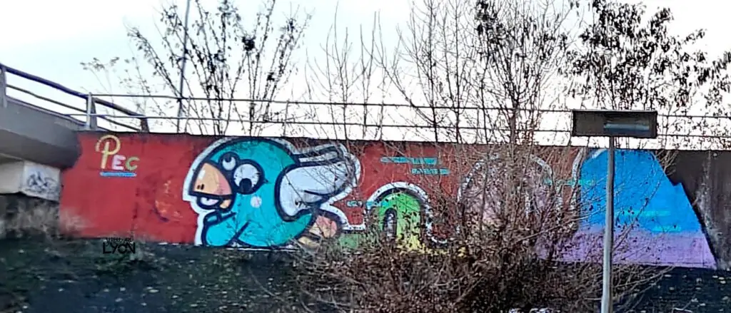 Pec sur le périphérique est à Bron